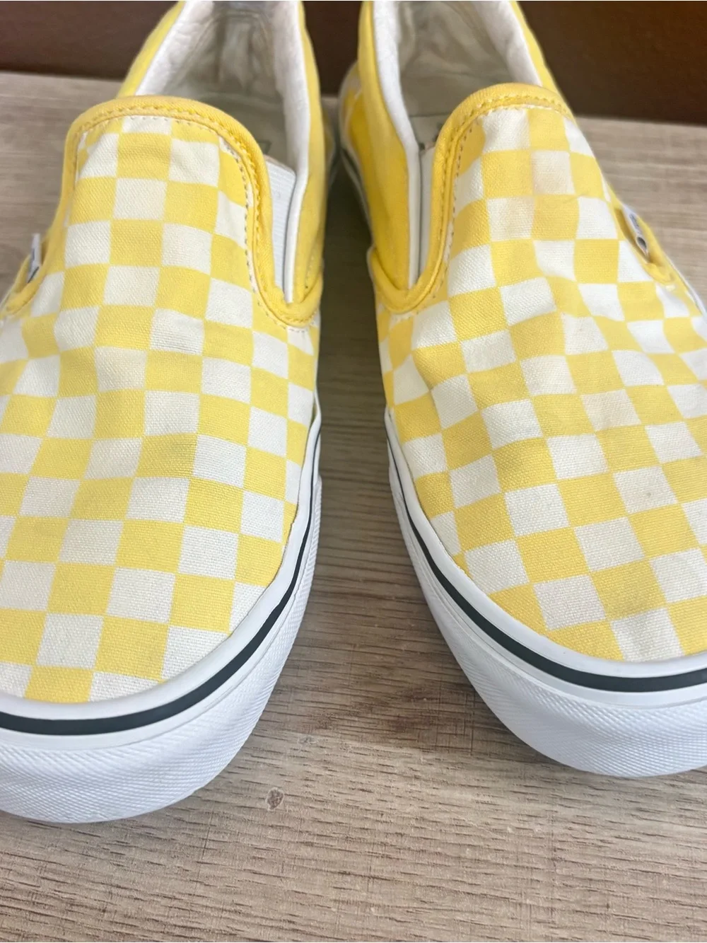 Vans yellow and white checkerboard slip-on trainers, Men’s Size 9, Women’s 10.5